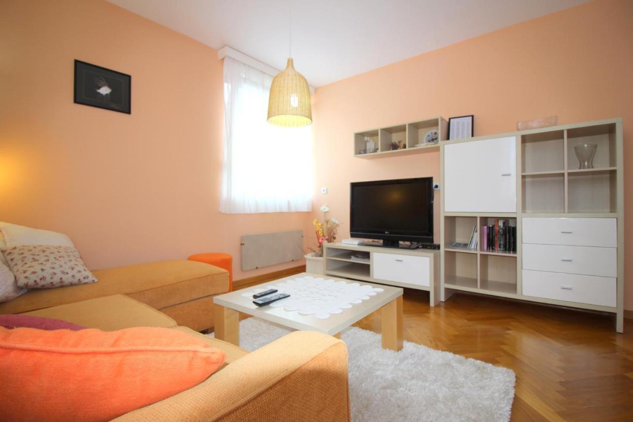 Apartment Vojka In City Center Poreč Exterior foto