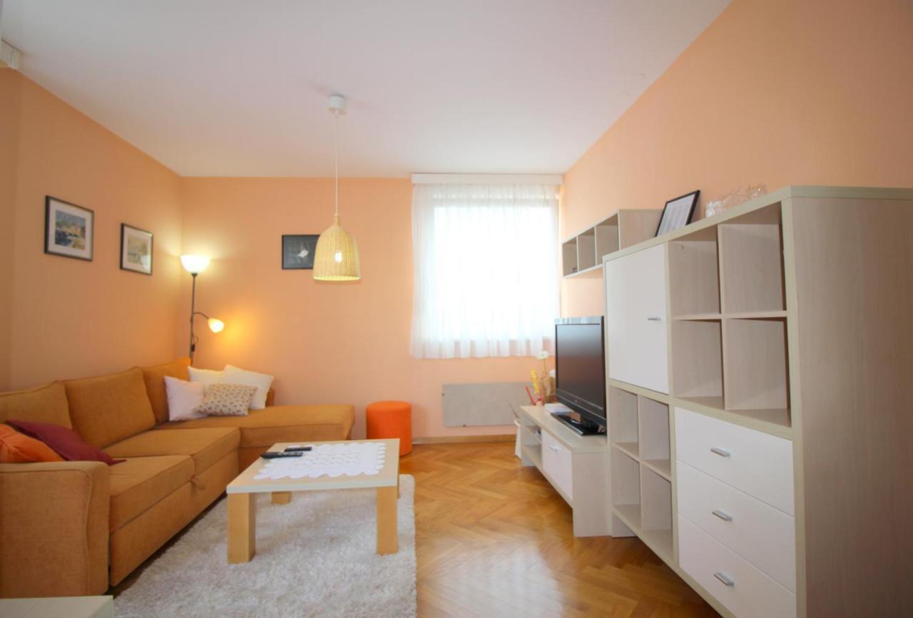 Apartment Vojka In City Center Poreč Exterior foto